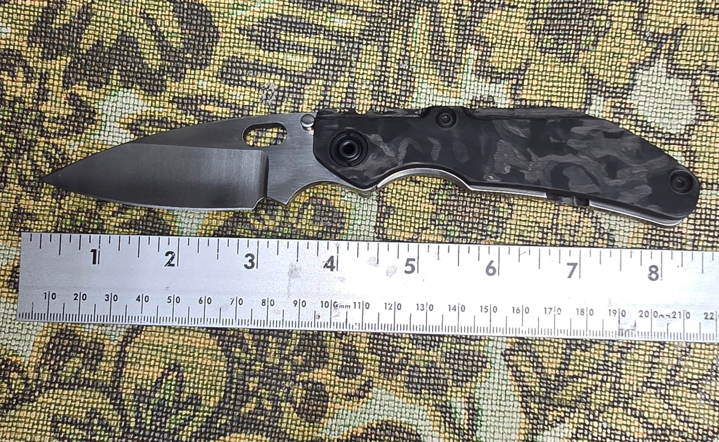 Dwayne Dwyer DCG Carbon Fiber/ Ti scales, Magnacut BBNM