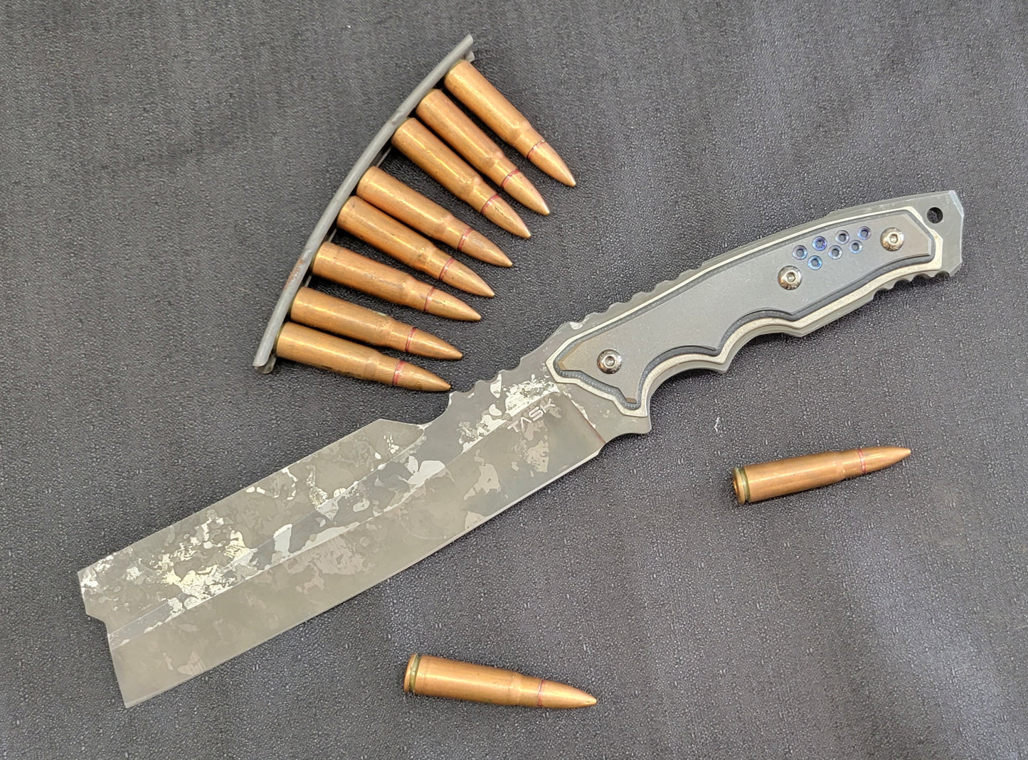 THE DEBRIS by TASKnives