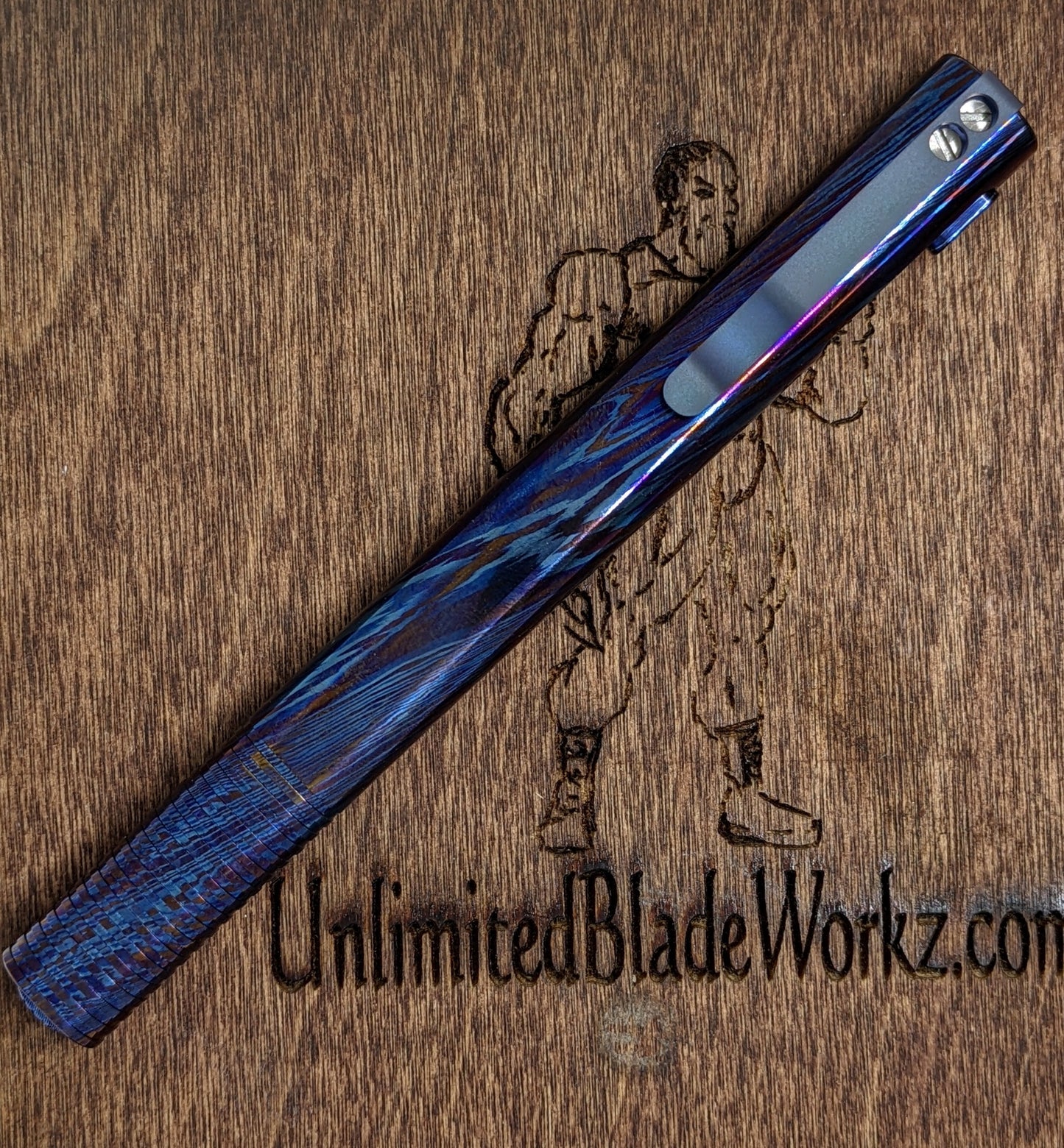 Oval V2 Bolt Action Pen Timascus 5"