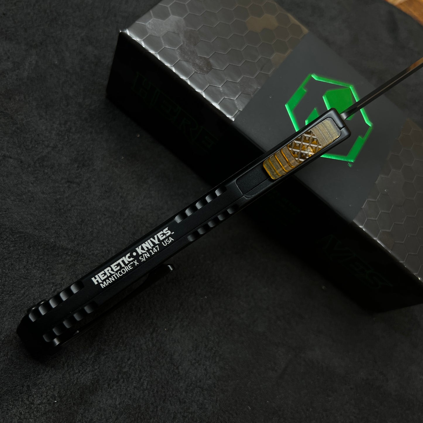 Heretic Knives Manticore X Double Edge DLC w/ Ultem Inlays & Button H032-6A-ULTEM