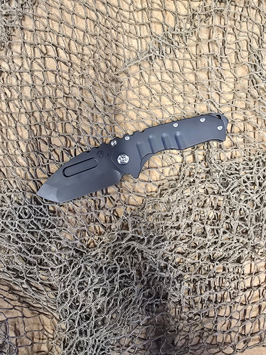 Praetorian Frame Lock Knife Ti PVD Hardware missing hard box