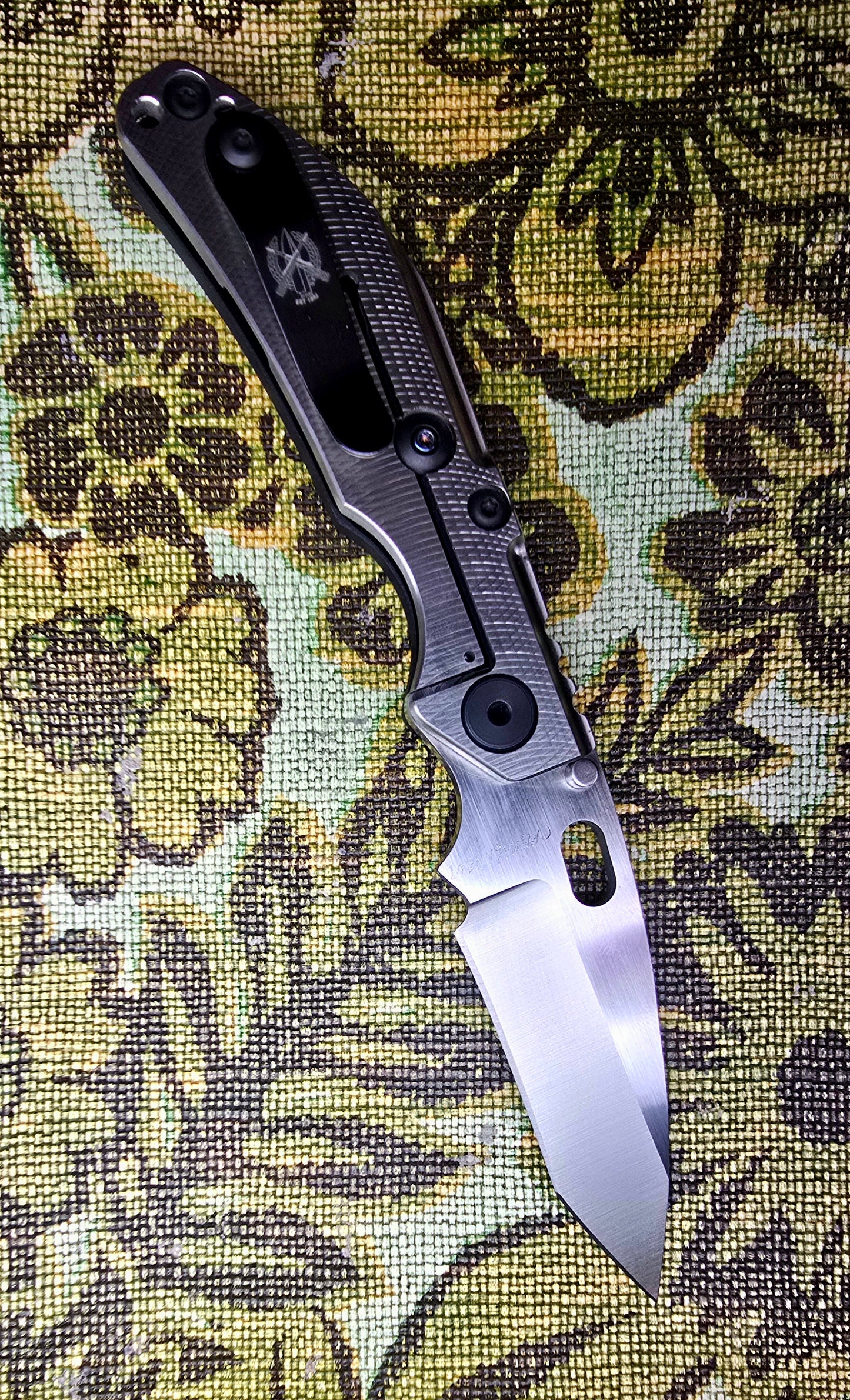 Dwayne Dwyer DCG   Black G10/ Ti scales, Tanto Magnacut BBNM