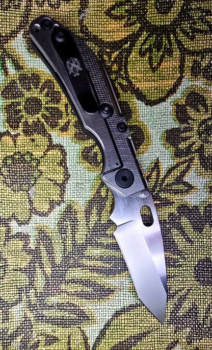 Dwayne Dwyer DCG   Black G10/ Ti scales, Tanto Magnacut BBNM