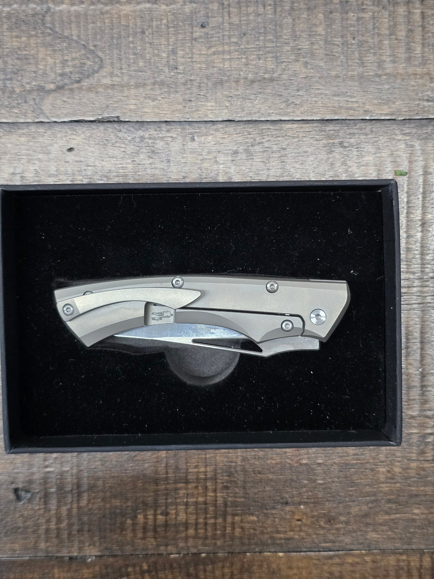 Click V2 by Tuch Knives