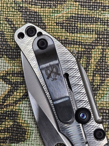 Dwayne Dwyer DCG   Carbon Fiber/ Ti scales, Magnacut BBNM