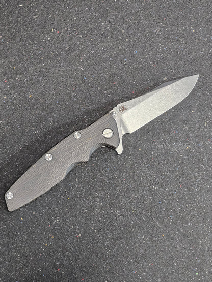 Hinderer Eklipse Upgraded dark matter CF scale and Hinderer Titanium deep carry clip