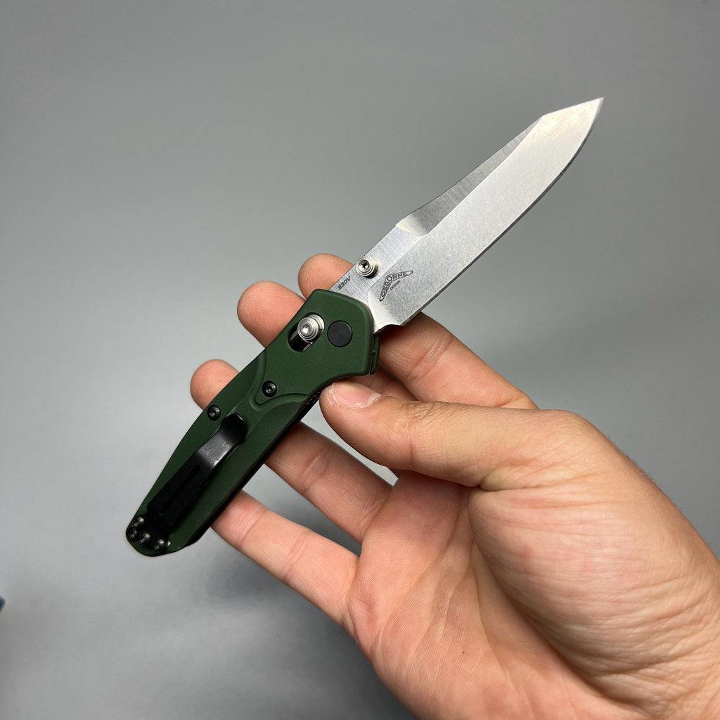 Benchmade 945 Mini Osborne Folding Knife 2.92" S30V Satin Plain Blade, Green Aluminum Handles